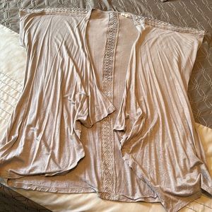 MAURICES-Lrg-Short sleeve cover